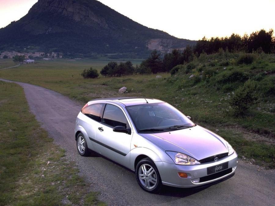 Ford Focus 3-Door 1998 года  (фото 5 из 21)